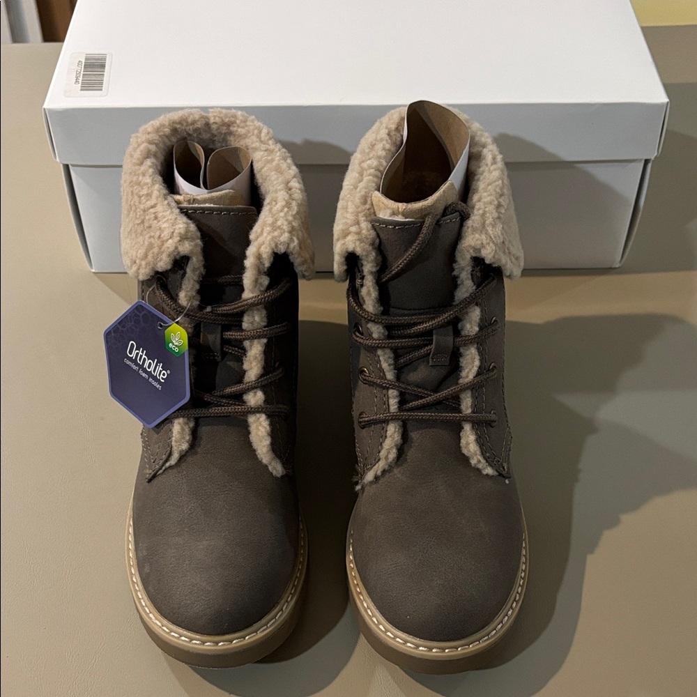 Sonoma Women’s Cozy Tan Fur-Lined Ankle Boots NWT in Box
